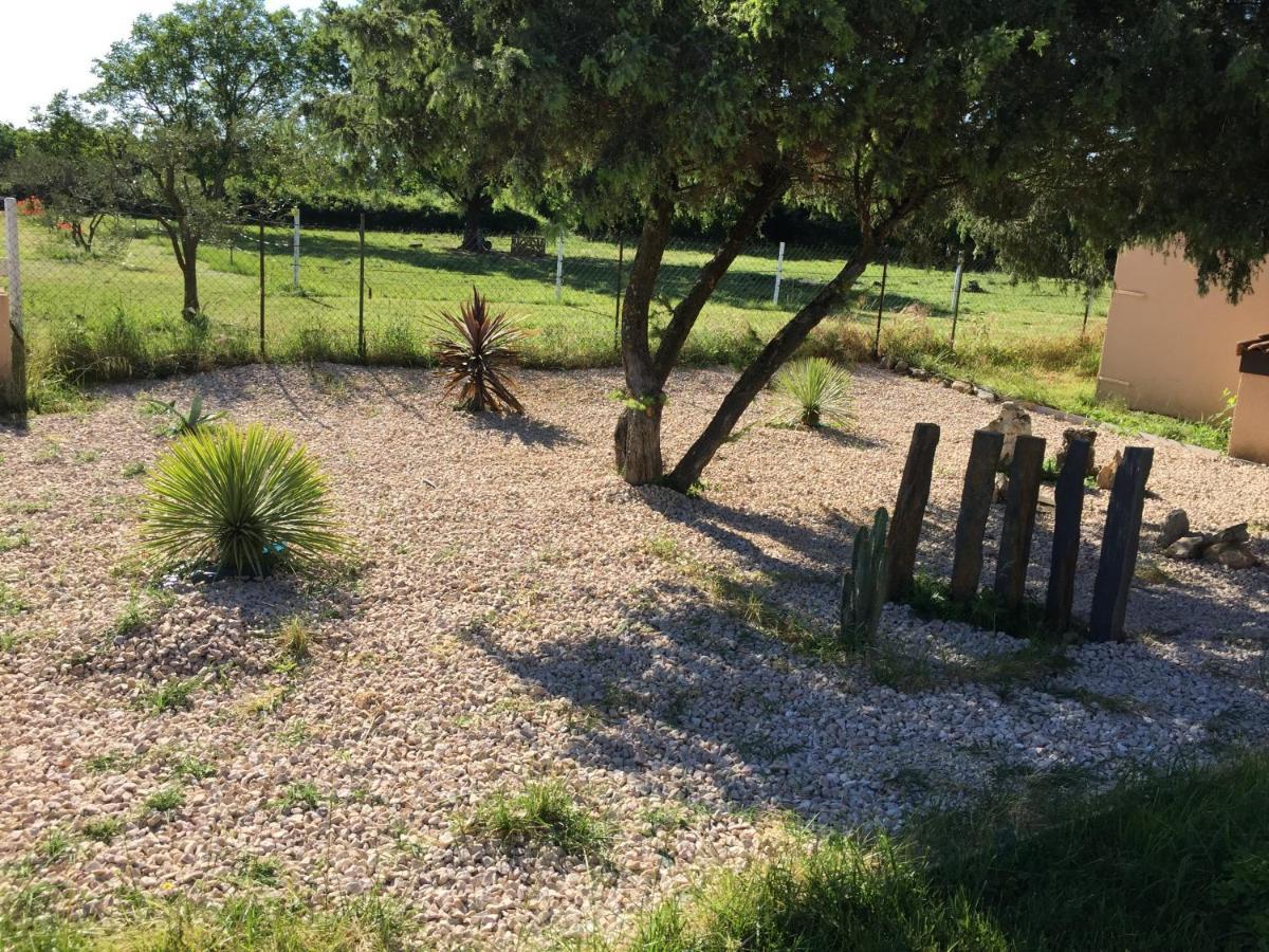 B&B Et Gite D'Ayran Saint-Quentin-la-Poterie Esterno foto