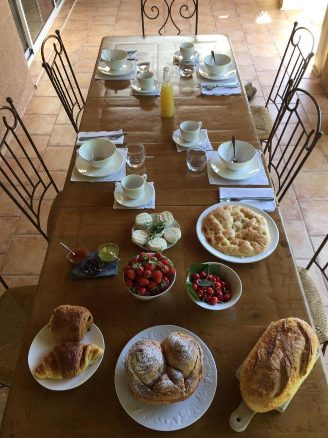 B&B Et Gite D'Ayran Saint-Quentin-la-Poterie Esterno foto